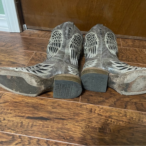 Embroidered Brown Heeled Boots - Picture 3 of 5